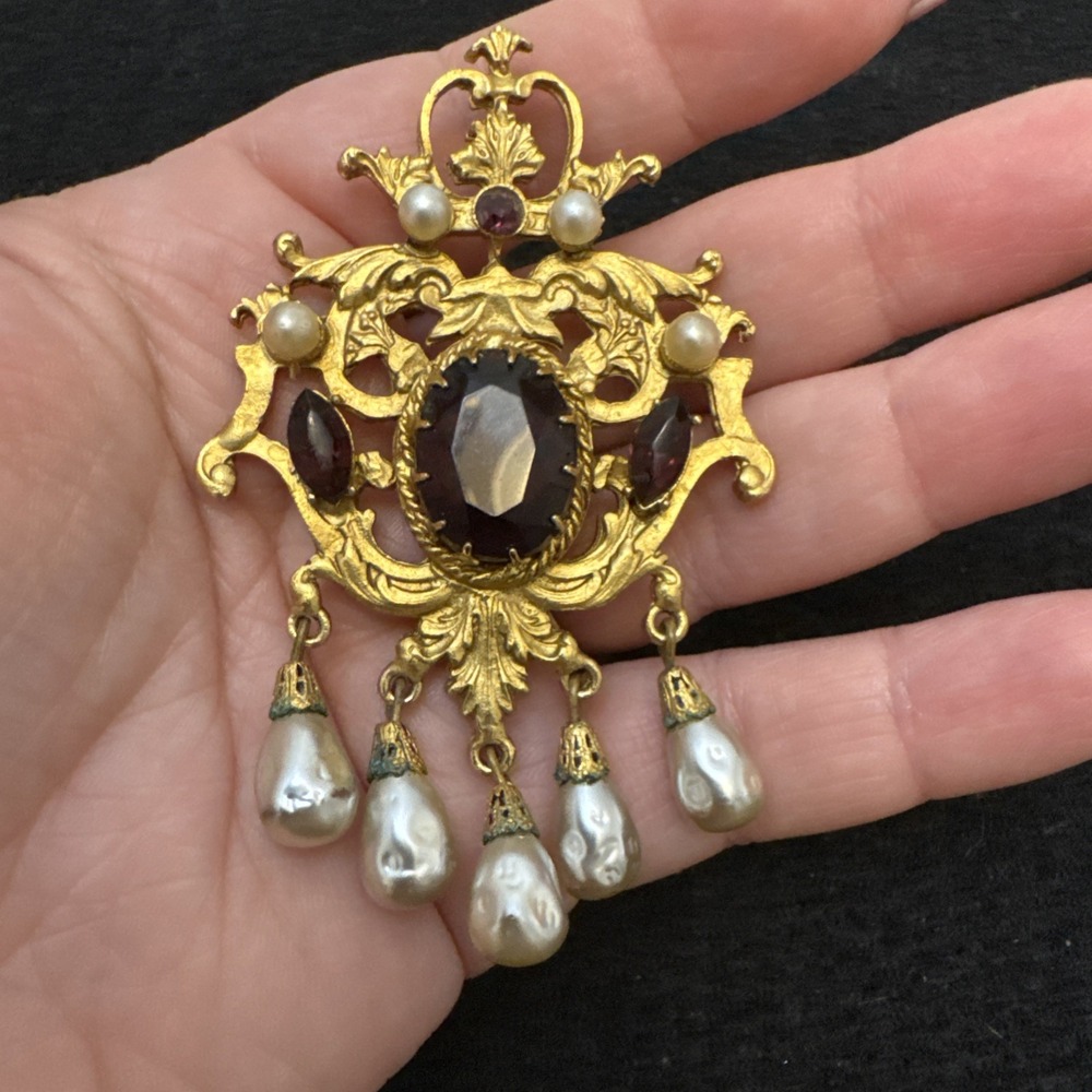 Coro Craft Rare Victorian Revival 1940's Gold Tone Brooch Faux Amethyst Baroque - Picture 9 of 9